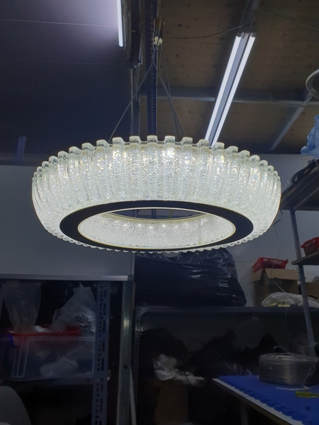 Đèn thả thủy tinh đơn TH363, vòng tròn vàng viền phale trắng đục, tích hợp led 3 màu sáng, KT(mm): D260